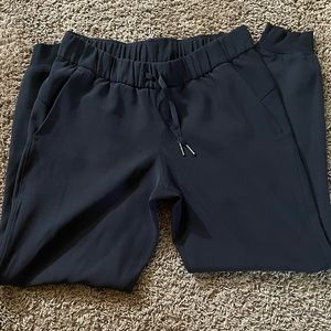 Lululemon on the fly pants